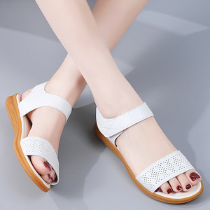 Sandalias Planas de Piel Suave y Ligera con Cierre de Velcro y Punta Abierta de 2.0 cm para Mujer, Marca Xuanhui Fashion - Product Image 4