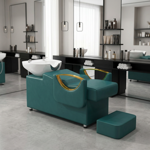 Sillón de Peluquería Ergonómico Moderno Qumeng, en Cuero Sintético Negro, con Reposabrazos y Lavabo de Cerámica, para Barbería, Salón de Belleza y Spa - Product Image 1