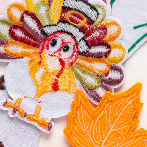 Appliques brodées de feuilles d'érable et de citrouilles de la série Récolte d'automne, avec paillettes brillantes, pour vêtements DIY de Thanksgiving - Product Image 3