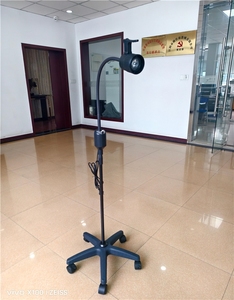 Lampe d'examen médical LED électrique sur pied avec haute luminosité et fixation réglable pour éclairage chirurgical auxiliaire - Product Image 5