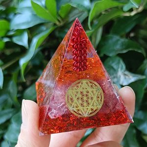 Pyramide en résine époxy avec cristaux de sable, 5 cm, ornement de bureau, décoration d'aquarium, cadeau pour la décoration de la maison - Product Image 4