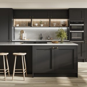 Cocina de gama alta 2025: puerta con marco cromado, acabado cepillado, armarios completos de madera maciza de nogal - Product Image 6