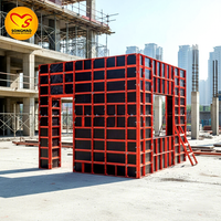 Coffrage modulaire polyvalent en acier avec face en contreplaqué pour la construction de murs et de dalles en béton