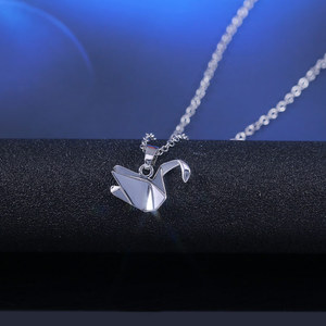 Collana con ciondolo a forma di gru di carta per donna, catena corta alla clavicola, gioielli semplici e alla moda - Product Image 3