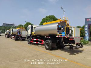 Dongfeng 10 tonnes distributeur d'asphalte intelligent <span class=keywords><strong>camion</strong></span> direction droite pulvérisateur de bitume de carburant diesel nouvel état manuel - Product Image 2
