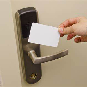 ระบบจัดการควบคุมการเข้าออกฟิตเนสแบบไร้สาย พร้อมบัตรสมาร์ทการ์ด RFID NFC แอปพลิเคชันมือถือ และการเข้าถึงด้วยคิวอาร์โค้ดสำหรับผู้เยี่ยมชม - Product Image 3