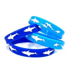 Expédition dans le monde entier imprimé motif requin thème fête de vacances mer vie bracelets en silicone pour hommes et femmes - Product Image 3