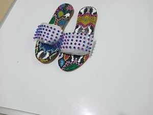 รองเท้าแตะโปร่งใสลายงูสำหรับผู้หญิงรองเท้าแตะตอกหมุดสีใสขนาดใหญ่รองเท้าแตะตอกหมุดโปร่งใสสำหรับฤดูร้อน - Product Image 4