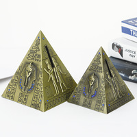 Modèle de pyramide égyptienne en alliage de zinc plaqué antique, base carrée, artisanat de style européen, ornements créatifs, best-seller fabriqué en Chine