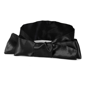 Bandeau érotique pour femmes en satin rouge de forme ovale, confortable, accessoire de jeu de rôle, lingerie intime - Product Image 3
