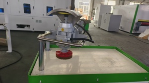 Ponceuse <span class=keywords><strong>de</strong></span> bord <span class=keywords><strong>de</strong></span> douille <span class=keywords><strong>de</strong></span> bras oscillant d'ébavurage <span class=keywords><strong>de</strong></span> tôle machine d'ébavurage manuelle - Product Image 5