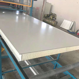 Panneau sandwich en <span class=keywords><strong>polyuréthane</strong></span> <span class=keywords><strong>rigide</strong></span> ignifuge moderne, surface métallique pour toiture, mur extérieur, <span class=keywords><strong>isolation</strong></span> de sol - Product Image 3