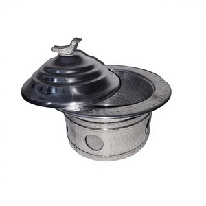 Plat de service isotherme martelé en acier inoxydable, type cocotte, avec vaisselle de qualité supérieure pour servir des plats chauds - Product Image 1