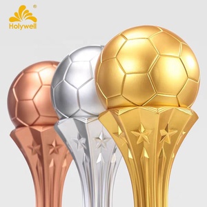 Nouveau design 2026 : Trophée de football plaqué or, artisanat en résine personnalisable, <span class=keywords><strong>coupe</strong></span> <span class=keywords><strong>du</strong></span> <span class=keywords><strong>monde</strong></span> de football, récompense gravée pour les compétitions - Product Image 1