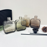 Nouvel Arrivage Fabricants Vente en Gros Bouteilles en Verre Plat Blanc Éclatant de 250 ml Contenants Vides pour Huiles d'Aromathérapie Sans Flamme