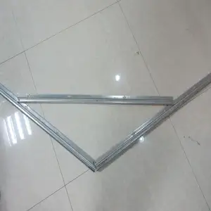 Traliccio aperto a forma di V con foro a forma di V in metallo perforato a forma di V per sistema di telaio di supporto a vite - Product Image 1