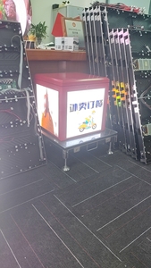 Pantalla LED Exterior Impermeable P2.5/P3 de 380x380mm 1R1G1B para Motocicleta con 4G y Pantalla de 3 Lados - Product Image 5