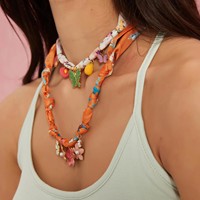Collier pendentif tendance 2025 en acier inoxydable avec breloques fleurs et coquillages colorés pour femme