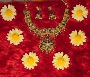 Ensemble de colliers choker de luxe Mint Gan Kundan, digne d'un bijou de mariée traditionnel Statermont & Masing Fikka. - Product Image 2