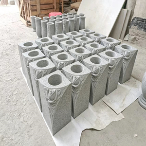 Vase commémoratif <span class=keywords><strong>en</strong></span> <span class=keywords><strong>granit</strong></span> gris de style europé<span class=keywords><strong>en</strong></span> traditionnel - <span class=keywords><strong>Pot</strong></span> de fleurs extérieur personnalisable <span class=keywords><strong>en</strong></span> pierre naturelle <span class=keywords><strong>pour</strong></span> tombes de <span class=keywords><strong>cimetière</strong></span> - Product Image 4