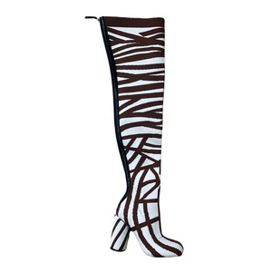 Bottes à talons hauts pour femmes <span class=keywords><strong>cuissardes</strong></span> de luxe personnalisées en usine bout pointu <span class=keywords><strong>grande</strong></span> <span class=keywords><strong>taille</strong></span> motif zèbre bottes à talons aiguilles - Product Image 1