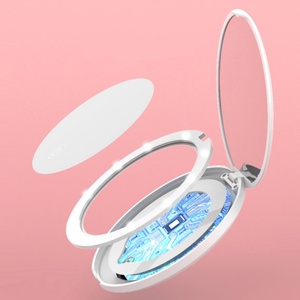 Miroir de poche cosmétique LED rechargeable et dimmable avec lumière intégrée pour le maquillage - Product Image 1