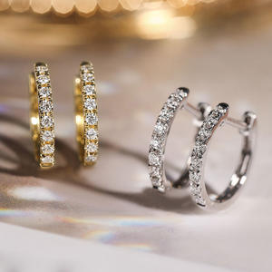 Pendientes de Aro con Diamantes E3915, Oro Amarillo, Corte Brillante Redondo, Color G, Diamantes Naturales, Clásicos para Mujer, Uso Diario - Product Image 3