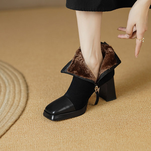 Bottes d'extérieur épaisses à talon haut et bout carré pour femme, avec doublure polaire, collection hiver 2024, vente en gros usine - Product Image 4