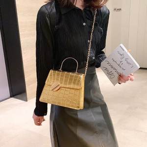 Etichette casuali di logo del metallo su ordinazione per le borse delle donne delle borse borse gialle luminose rosse dell'oem fatte in tailandia - Product Image 5