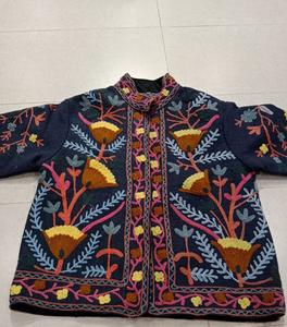 Veste matelassée en coton fait main réversible pour femmes, motif Suzani uni, pour l'été et l'automne - Product Image 1