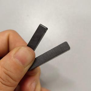 Petits <span class=keywords><strong>aimants</strong></span> rectangulaires en céramique de ferrite 35mm x 6mm x 6mm pour <span class=keywords><strong>rideaux</strong></span> - Product Image 3