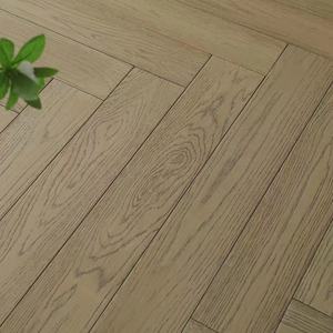 Suelo de madera dura de roble blanco sólido con textura de troncos enteros Suelo de madera de espiga de <span class=keywords><strong>parquet</strong></span> cepillado de grano de madera transparente - Product Image 4