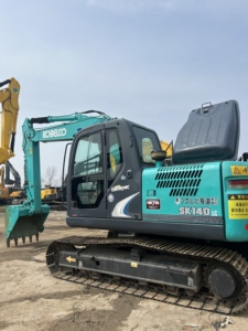 รถขุดไฮดรอลิก Kobelco SK140 มือสอง ขนาดกลาง สำหรับงานก่อสร้างโครงสร้างพื้นฐาน ส่งออก - Product Image 1