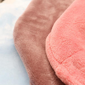 Otoño Invierno venta al por mayor ropa para mascotas cuello alto acolchado terciopelo cubo gatos sin pelo perros seis colores opcional patrón de animales de nailon - Product Image 6