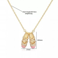 Nouveaux designs 2026 par des designers coréens – Collier avec pendentif chaussures de danse émaillées plaqué or 18 carats et chaîne à maillons, idéal pour femme, cadeau