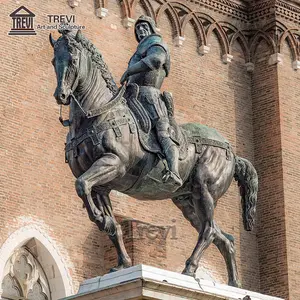 Statue carrée extérieure antique en laiton de chevalier Sculpture de cheval d'équitation en bronze pour parc