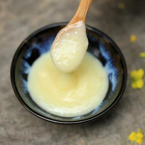 Suministro de fábrica 100% puro crudo Natural fresco congelado abejas reina leche salud suplemento orgánico <span class=keywords><strong>jalea</strong></span> <span class=keywords><strong>real</strong></span> al por mayor - Product Image 2