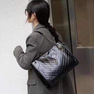 Bolso de Mano de Cuero Vacuno con Diseño de Diamantes de Alta Calidad y Gran Capacidad - Product Image 5