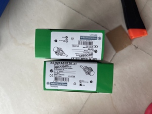 Interruptor de Proximidad Inductivo Telemecanique XS1M18AB120 100% Nuevo y Original - Product Image 1