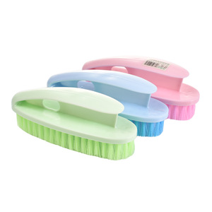 Brosse à linge multifonctionnelle en plastique à poils souples avec manche pour nettoyer les vêtements, les chaussures et l'usage domestique - Product Image 5