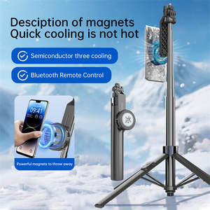 <span class=keywords><strong>K07</strong></span> OEM Perche à <span class=keywords><strong>selfie</strong></span> magnétique avec télécommande, griffe porte-accessoire, trépied 170 cm compatible, lumière d'appoint pour appareil photo et microphone - Product Image 1