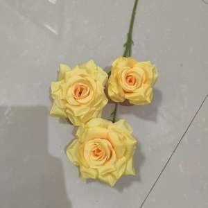 Fleurs artificielles en gros à 3 têtes de roses, pour arche de mariage, décoration de table, diverses couleurs pour toute mise en scène - Product Image 4