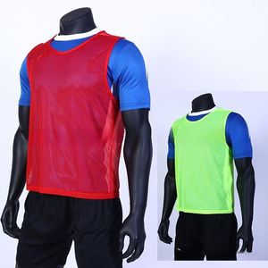 Chaleco de Entrenamiento de Fútbol - Chalecos Deportivos Transpirables de Malla con Números para Adultos y Jóvenes, Diseño sin Cordones para Prácticas de Fútbol - Product Image 1