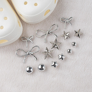 Ensemble de breloques pour chaussures Y2K argent métallisé, étoiles miroir de luxe, nœuds papillon, épingles pour sabots, clous métalliques brillants, décoration DIY pour sandales, cadeau pour <span class=keywords><strong>femme</strong></span> - Product Image 4