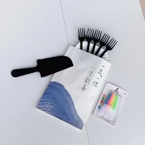 มีดเค้กพลาสติกแบบใช้แล้วทิ้ง หนา ทนทาน รูปทรงสี่เหลี่ยมผืนผ้า วงรี ยาว  วัสดุ PS  ยั่งยืน สำหรับตกแต่งขนมและอุปกรณ์อบขนม - Product Image 4