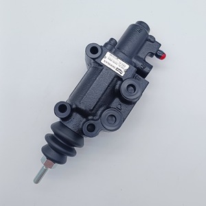 Cilindro Maestro de Freno Doosan 41010102-00014 para Montacargas Diésel D50S D60S D70S, Pieza de Bomba de Acero - Product Image 3