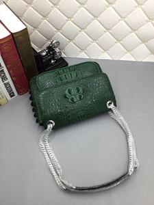 Sac à main vintage de luxe en crocodile pour femme - Magnifique sac fourre-tout en cuir verni vert avec bandoulière chaîne, sac de soirée rétro - Product Image 6