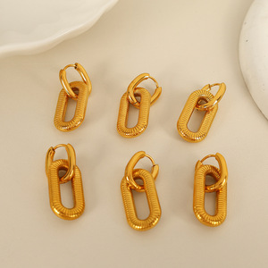 Boucles d'oreilles pendantes géométriques en forme de U plaquées or, en alliage de zinc, style créoles tendance - Product Image 2