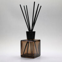 Flacon diffuseur carré en verre noir 100 ml avec bouchon à vis pour parfum, sérum de soin et aromathérapie