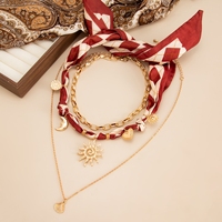 Lot de 3 Colliers Tendance avec Pendentifs Cœur/Tournesol/Coquillage pour Femme, Chaînes Superposées Quotidiennes, Accessoires de Clavicule, Bijoux